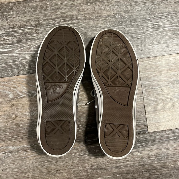 Grey Converse Chuck Taylor’s Classic Flat Lace Up Sneakers - Picture 4 of 5